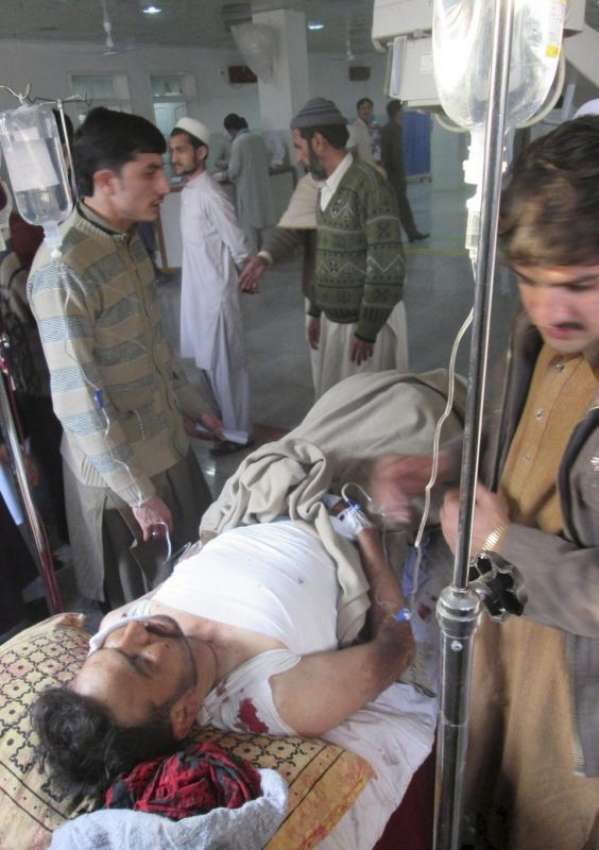 پشاور ، کوہاٹ بم دھماکے میں زخمی ہونے والا ایک شخص مقامی ..