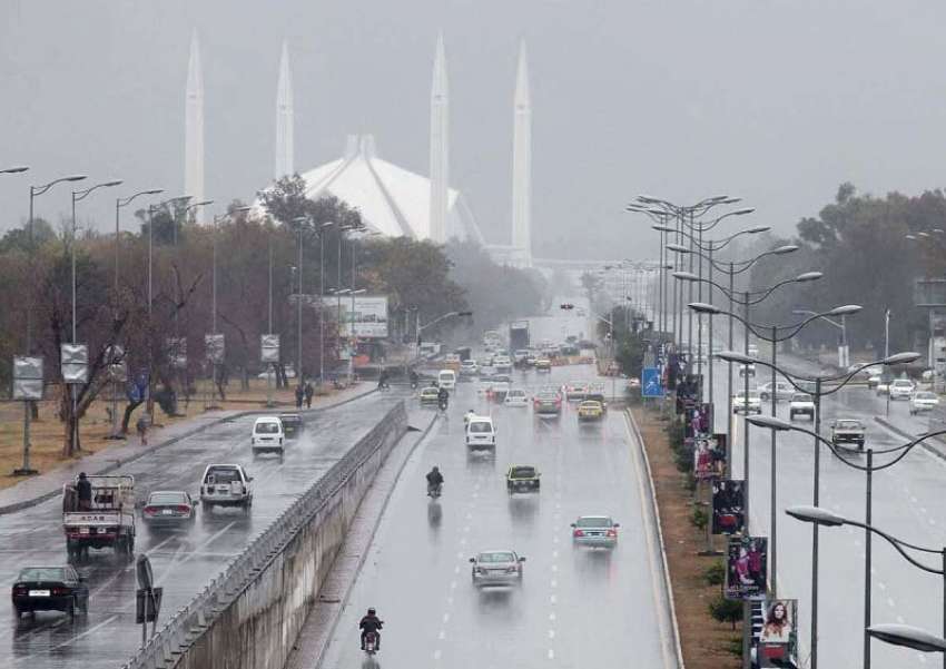 اسلام آباد: بارش کے بعد جناح ایونیو خوبصورت منظر پیش کر رہی ..