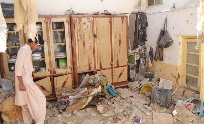 کوئٹہ: سریاب روڈ گیس دھماکے کے بعد تباہ شدہ مکان میں ایک ..