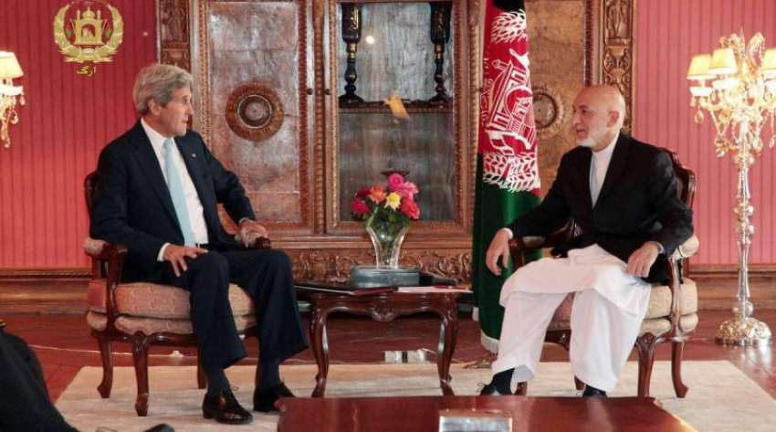 کابل، امریکی وزیر خارجہ جان کیری افغان صدر حامد کرزئی سے ..