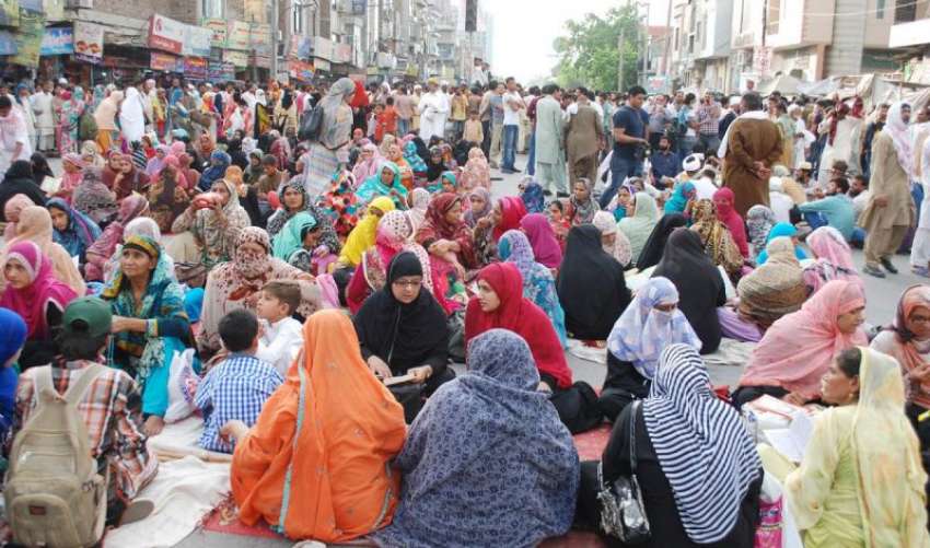فیصل آباد، عوامی تحریک کی خواتین کارکن ماڈل ٹاؤن میں جاں‌بحق ..