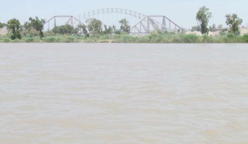سکھر، پنجاب میں تباہی پھیلانے کے بعد سیلابی ریلا دریائے ..