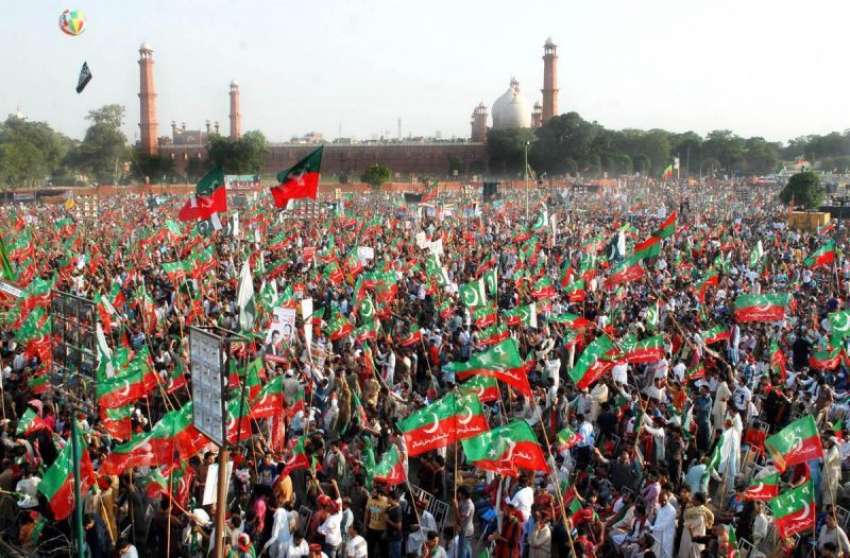 لاہور، مینار پاکستان پر تحریک انصاف کے جلسے میں عوام کا ..