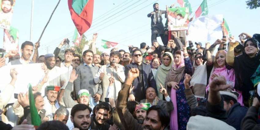 پشاور، فیصل آباد واقعہ کیخلاف تحریک انصاف کے کارکن گورنر ..
