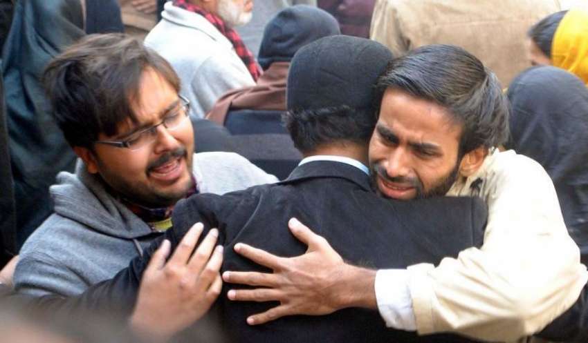 راولپنڈی، امام بارگاہ کے باہر بم دھماکے میں جاں بحق ہونے ..