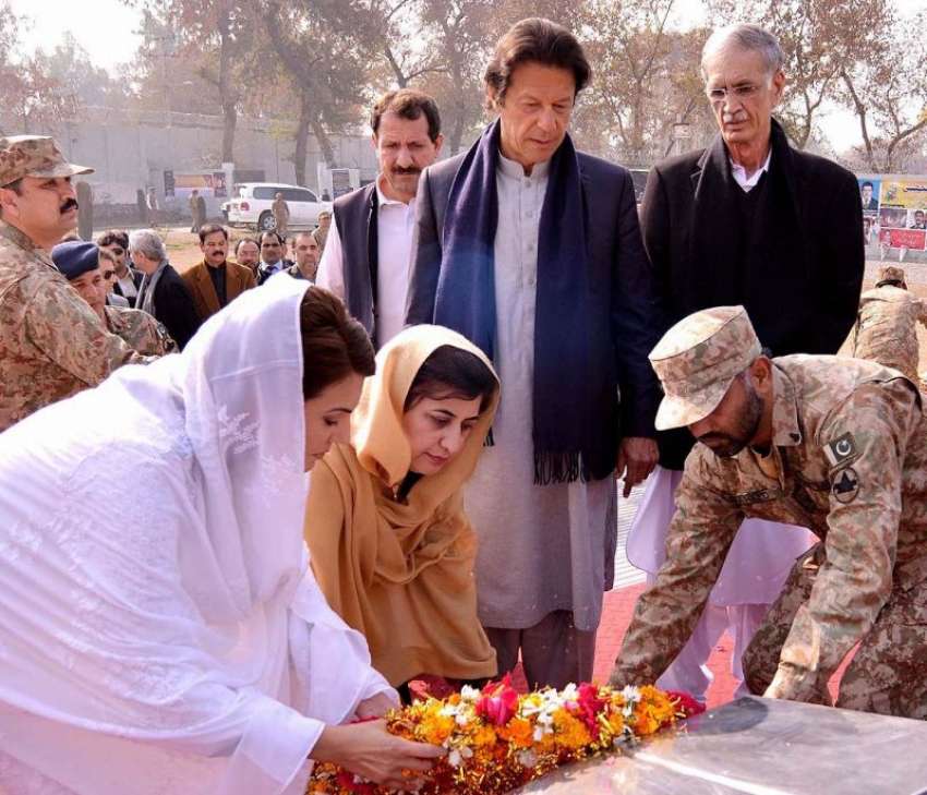 پشاور، تحریک انصاف کے چئیرمین عمران خان کی اہلیہ ریحام عمران ..