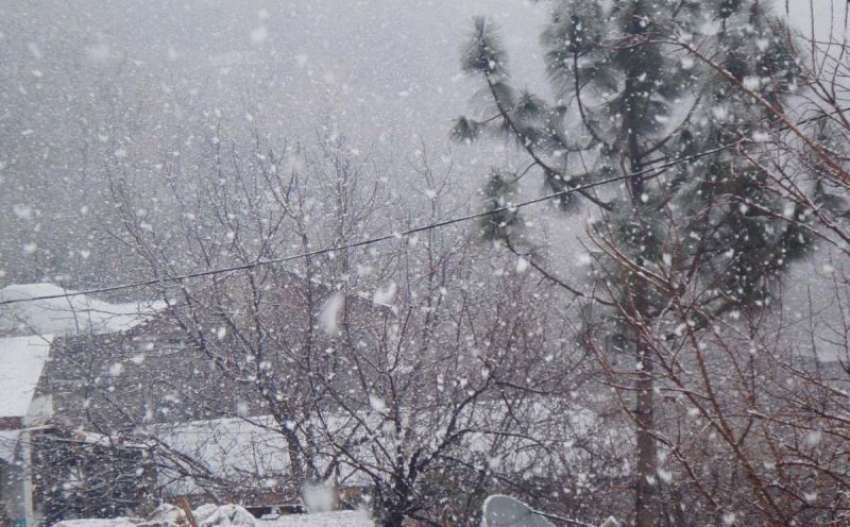 چترال میں برفباری کا ایک شاندار منظر۔