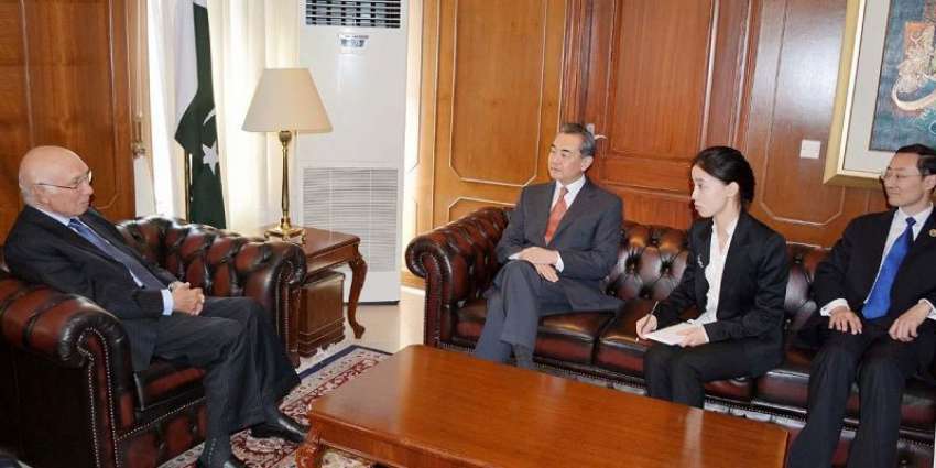 اسلام‌آباد، مشیر خارجہ سرتاج عزیز سے چینی وزیر خارجہ وانگ ..