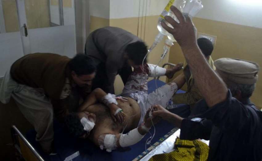 پشاور، امامیہ مسجد پر دہشتگردوں کے حملے میں زخمی ہونے والے ..