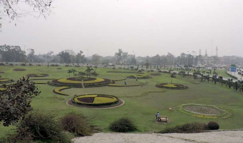لاہور، مینار پاکستان کے قریب بنائے گئے پارک کا خوبصورت منظر۔