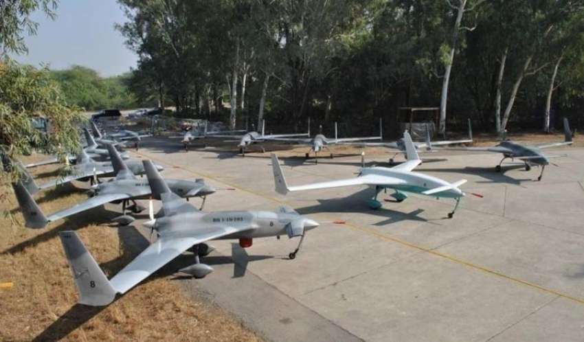 پاک فوج کے تیارہ کردہ ڈرون براق اور براق لیزر گائیڈڈ میزائل۔