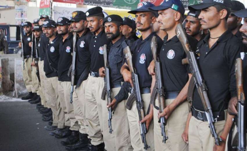 کراچی: چئیرمین تحریک انصاف عمران خان کی کراچی آمد پر پولیس ..