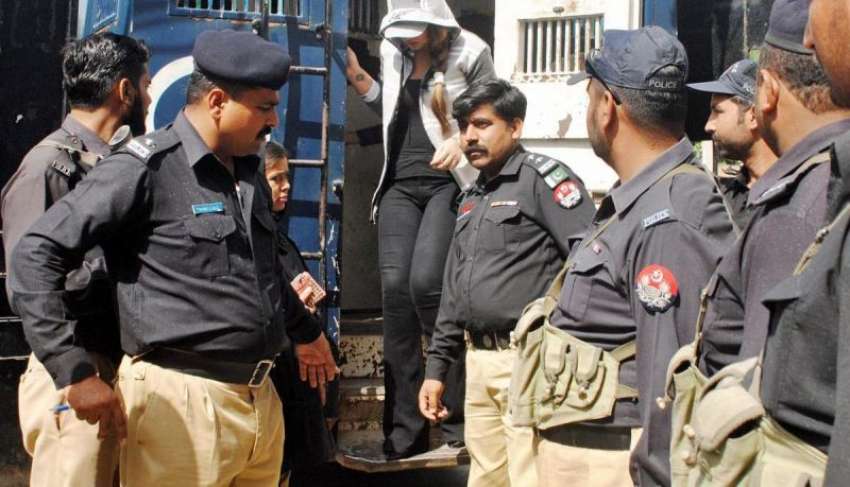 راولپنڈی: منٹی لانڈرنگ کیس میں گرفتار ماڈل ایان علی کو عدالت ..
