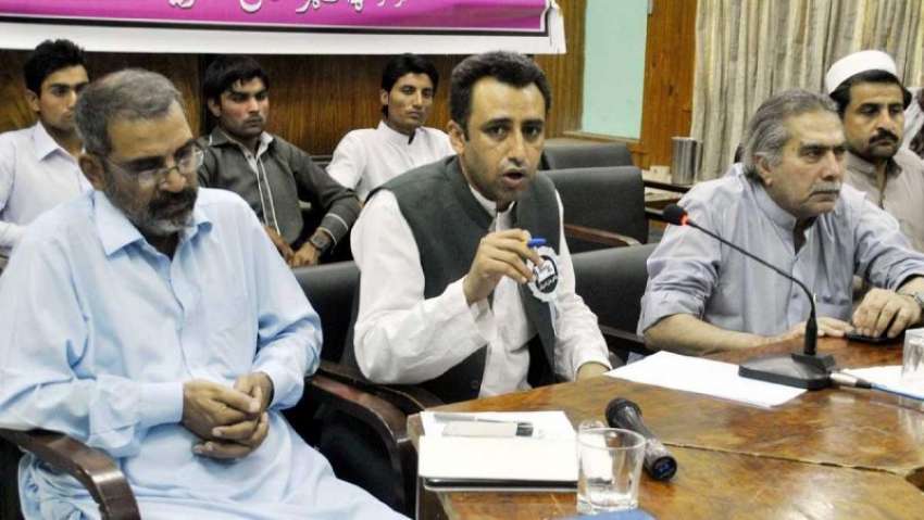 پشاور: ڈاکٹر خان تحریک کے زیر اہتمام منعقدہ سیمینار سے عابد ..