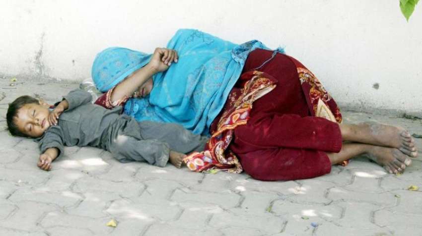 اسلام آباد: کہتے ہیں نیند کانٹوں پر بھی آجاتی ہے زیر نظر ..