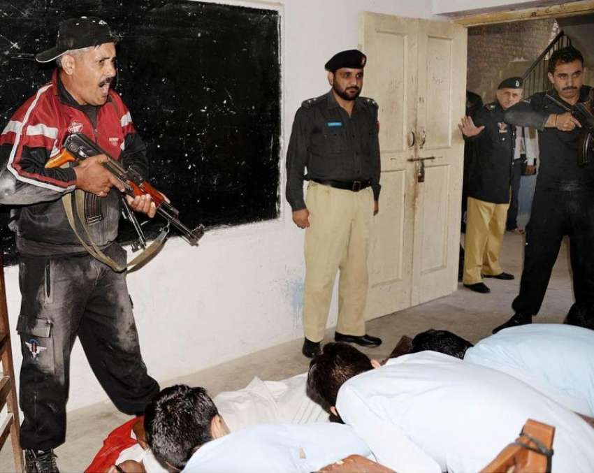 مظفر آباد: کشمیر پولیس کے زیر اہتمام تعلیمی اداروں میں منعقدہ ..