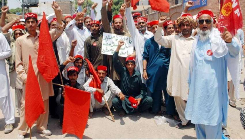 پشاور: عوامی نیشنل پارٹی کے کارکنان بلدیاتی الیکشن میں دھاندلی ..