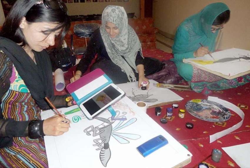 راولپنڈی: آرٹس کونسل میں انسداد یوم ڈینگی کے موقع پر پوسٹرز ..