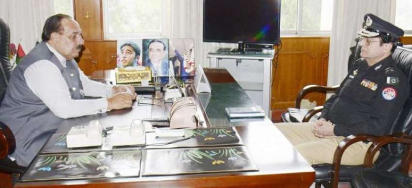 مظفر آباد: وزیر اعظم آزاد کشمیر چوہدری عبدالمجید سے انسپکٹر ..