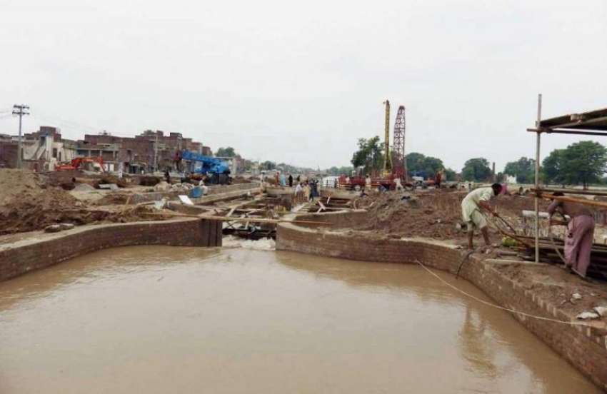 فیصل آباد: جھال چوک میں انڈر پاس اور فلائی اوور کی تعمیر ..