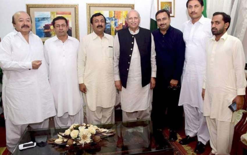لاہور: تحریک انصاف کے صوبائی آرگنائزر چوہدری محمد سرور کے ..