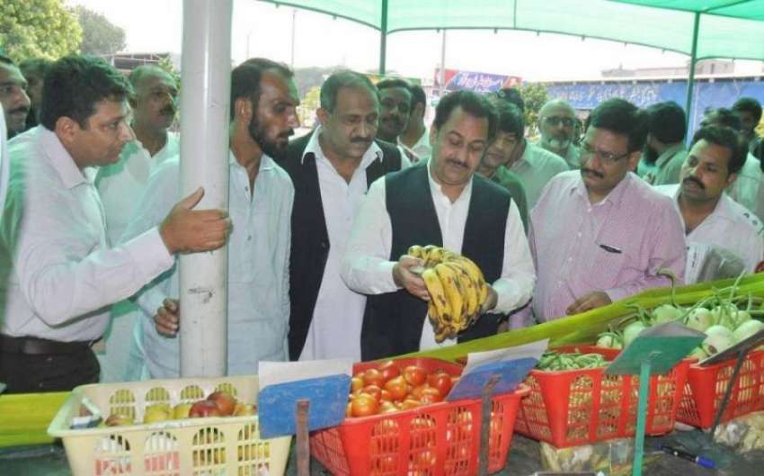 قصور: صوبائی وزیر زراعت ڈاکٹر فرخ جاوید ماڈل بازار کے دورہ ..