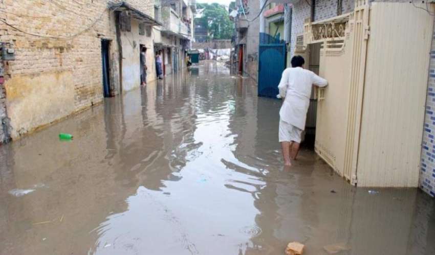 راولپنڈی: موسلا دھار بارش کے بعد امر پورہ میں بارش کا پانی ..