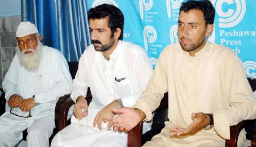 پشاور: کوہاٹ کے رہائشی محمد نعیم اپنے بھتیجے کے اغواکے بارے ..