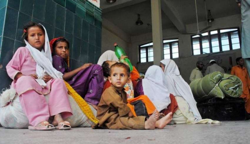 راولپنڈی: بچے عید کی خوشیاں اپنے پیاروں کے ساتھ منانے کے ..