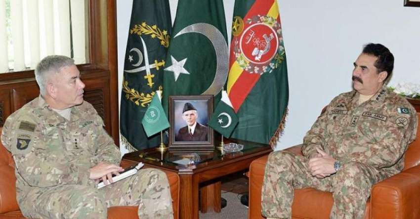 راولپنڈی: آرمی چیف جنرل راحیل شریف سے افغانستان میں تعینات ..