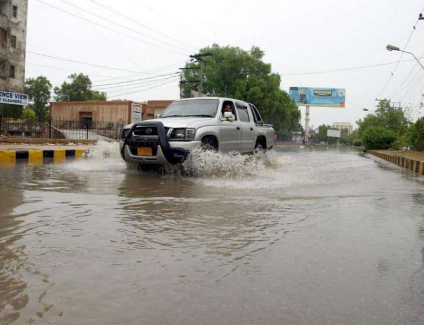 حیدر آباد: بارش کے بعد گل سینٹر، شہباز بلڈنگ روڈ اور تین ..