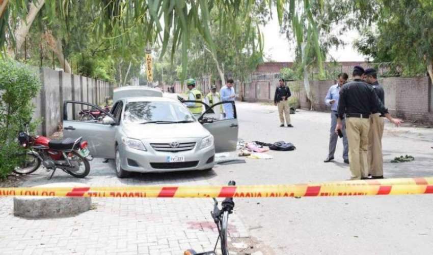 فیصل آباد: پولیس اور دہشتگردوں کے درمیاں مقابلے کے بعد جائے ..