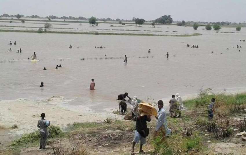 ھالہ: پرانا ہالا دریائے سندھ پر پانچ لاکھ کیوسک پانی گزر ..