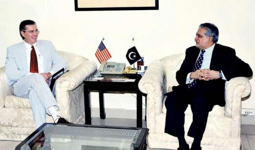 اسلام آباد: وفاقی وزیر خزانہ اسحاق ڈار سے امریکی سفیر رچرڈ ..