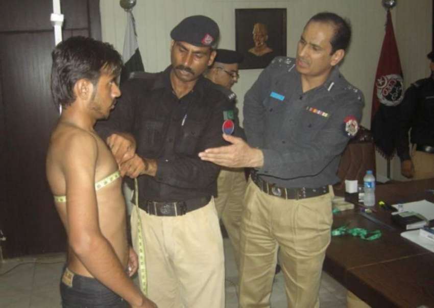لاہور: سی ٹی او طیب حفیظ چیمہ پولیس لائن قلعہ گجر سنگھ میں ..