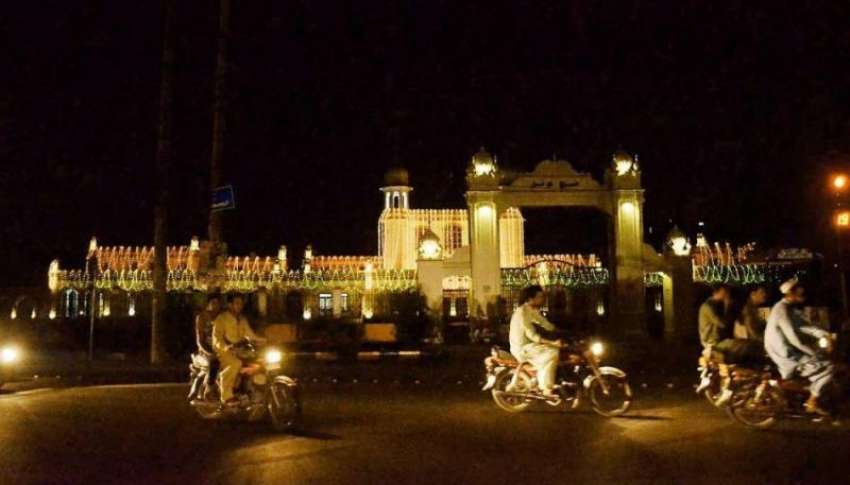 فیصل آباد: ضلع کونسل بلڈنگ کو جشن آزادی کے موقع پر خوبصو ..