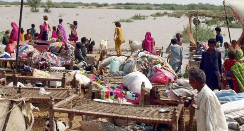 حیدر آباد: لطیف آباد 10کے علاقے میں سیلابی پانی آنے سے متاثرہ ..