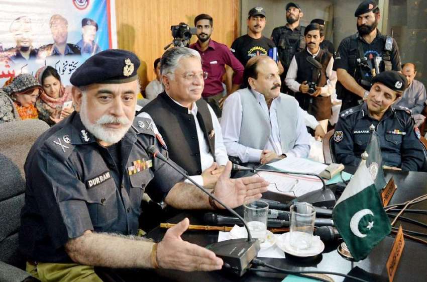 پشاور: پختونخوا چیمبر میں آئی جی پی ناصر درانی شہدائے پولیس ..