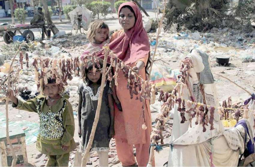 حیدر آباد: خانہ بدوش خواتین قربانی کا گوشت سکھانے کے لیے ..