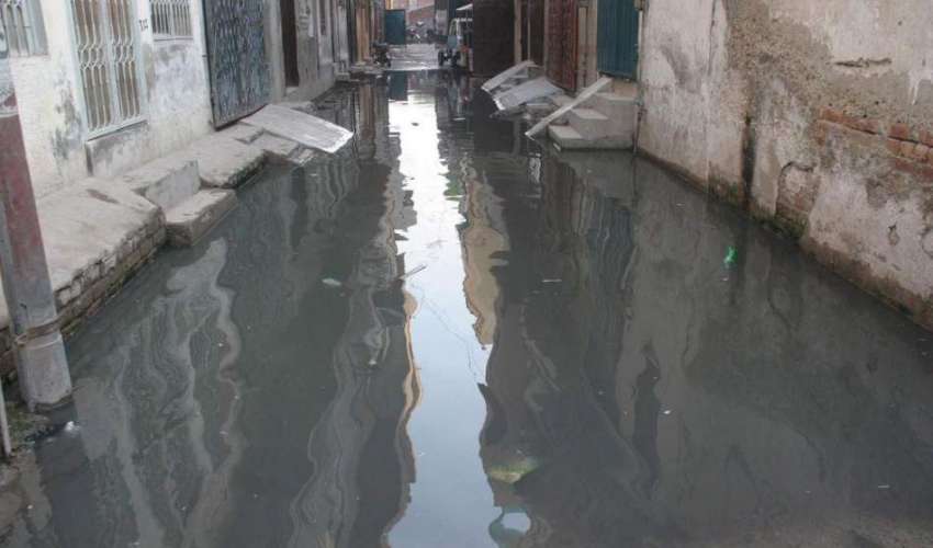 لاہور: مکہ سٹریٹ کھاڑک ملتان روڈ میں سیوریج کا گندا پانی ..