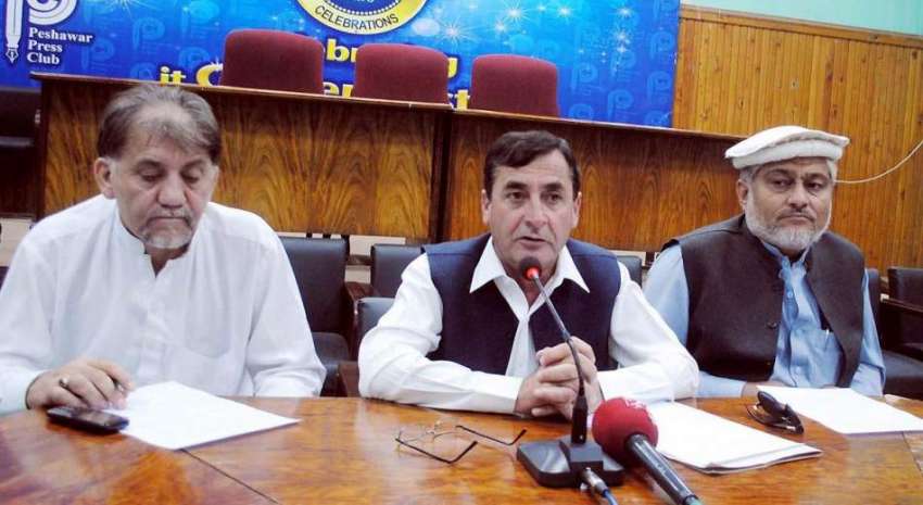 پشاور: چترال کے ایم پی اے سید سردار حسین شاہ پریس کانفرنس ..