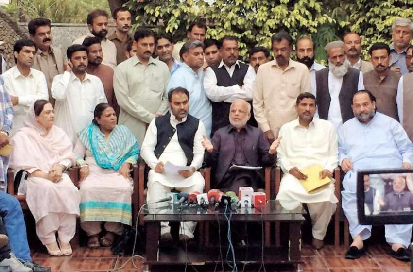 لاہور: چیئرمین تحریک انصاف کے سیاسی مشیر اعجاز احمد چوہدری ..