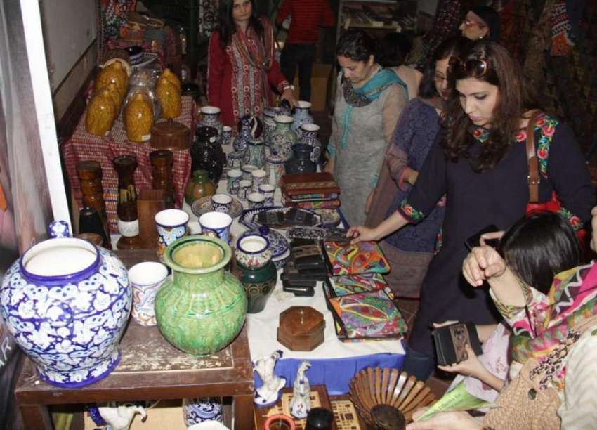 لاہور: خواتین ڈاچی فاؤنڈیشن کے زیر اہتمام منعقدہ فنون اور ..