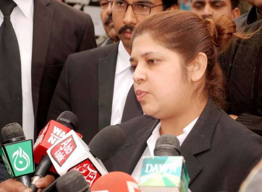 راولپنڈی: ماڈل ایان علی کی وکیل میڈیا سے سے بات چیت کر رہی ..