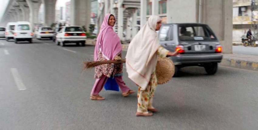 راولپنڈی: پیدل چلنے والوں کے لیے پل نہ ہونے کے باعث ایک معمر ..