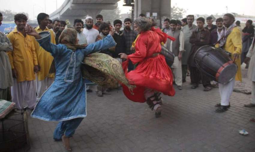 لاہور: حضرت داتا گنج بخش کے سالانہ عرس مبارک میں شرکت کے ..