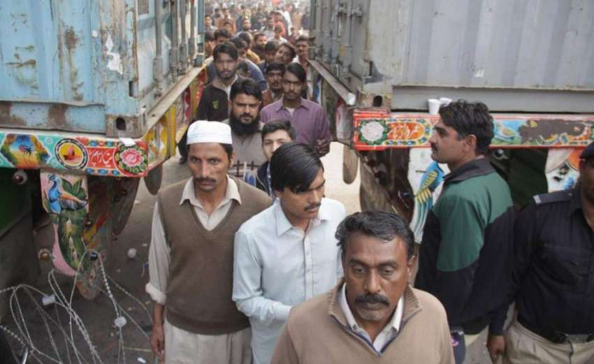 لاہور: حضرت داتا گنج بخش کے عرس مبارک کے دوسرے روز شرکت کے ..