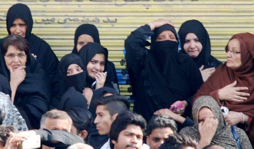 راولپنڈی: چہلم شہدائے کربلا کے مرکزی جلوس میں عزادار خواتین ..
