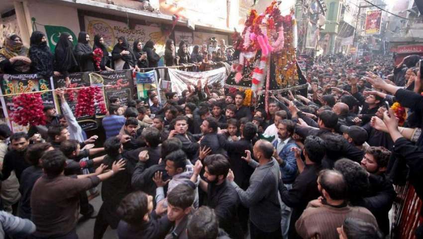 لاہور: حضرت امام حسین اور شہدائے کربلہ کے چہلم کے موقع پر ..