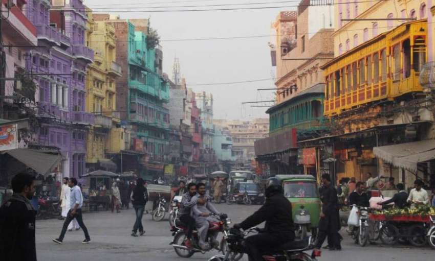 لاہور: گوالمنڈی فوڈ سٹریٹ کا ایک منظر۔